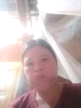 -Yeyi- online show from May 19, 2026, 1:56 am