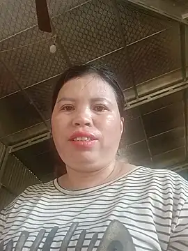 -Yeyi- online show from May 26, 2026, 12:06 am