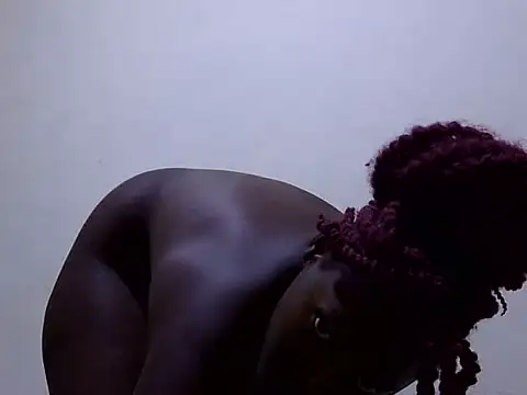 pretty leila1 online show from July 20, 2026, 7:33 am