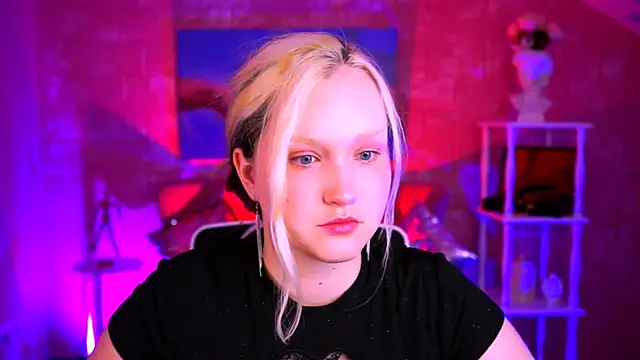 ViolettWoods online show from June 22, 2026, 8:11 am