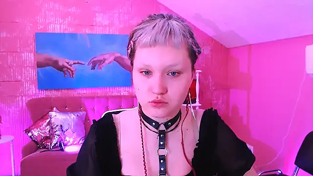 ViolettWoods online show from July 21, 2026, 6:27 am