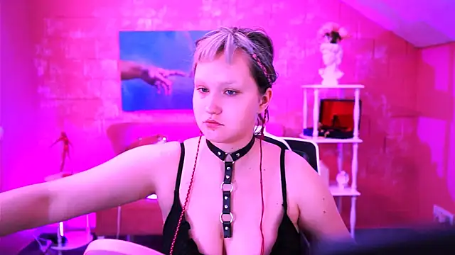ViolettWoods online show from July 22, 2026, 6:27 am