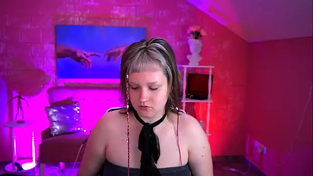 ViolettWoods online show from July 29, 2026, 6:22 am