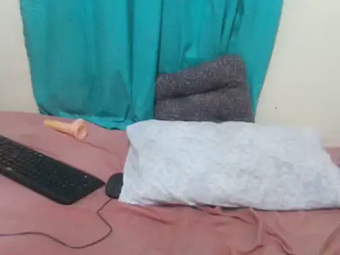 Maqueilah  online show from July 27, 2026, 11:28 am