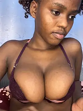 Snapshot of molly_badgirl chatting on July 14, 2026, 2:05 am molly badgirl online show from July 14, 2026, 2:05 am