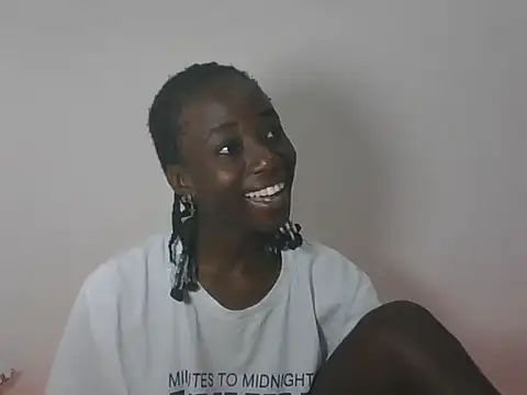 Darkpretty23 online show from May 25, 2026, 3:29 pm