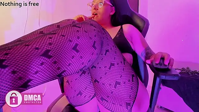 Snapshot of Spicydollx_1 chatting on June 18, 2026, 4:44 pm Spicydollx 1 online show from June 18, 2026, 4:44 pm