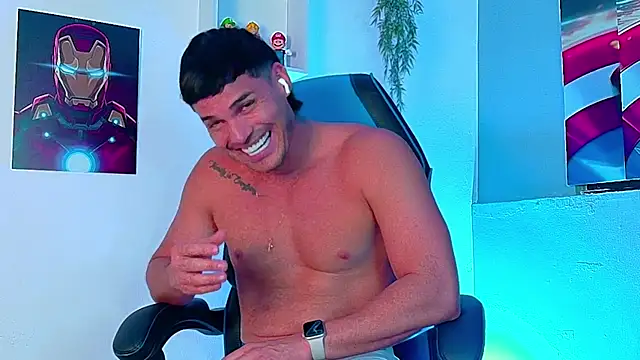 Snapshot of santiago_santii chatting on August 6, 2026, 12:56 am santiago santii online show from August 6, 2026, 12:56 am