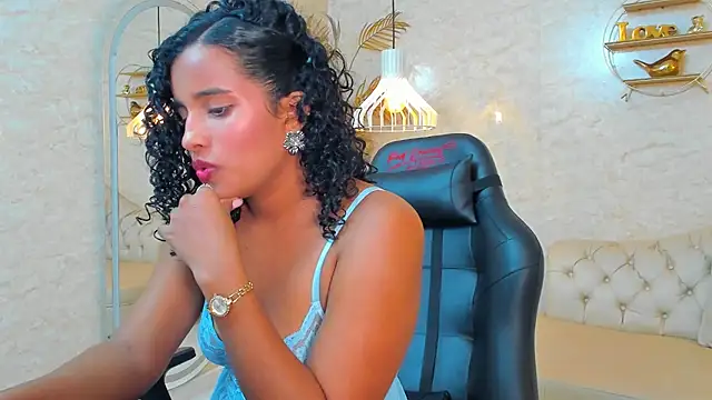 Horny Curls online show from July 3, 2026, 3:57 am