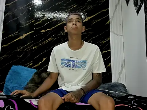 cute boy angelx18 online show from May 19, 2026, 5:52 pm