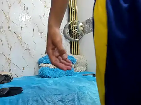 cute boy angelx18 online show from May 24, 2026, 5:51 pm