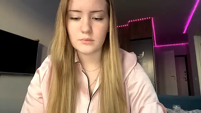 Snapshot of Lisi_Kiss_ chatting on May 17, 2026, 5:42 pm Lisi Kiss online show from May 17, 2026, 5:42 pm