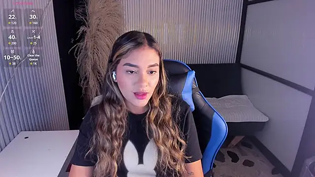 SophieWatson  online show from June 22, 2026, 1:52 pm