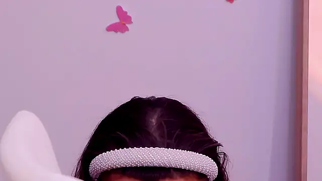 Daisy Blush online show from May 25, 2026, 4:40 am
