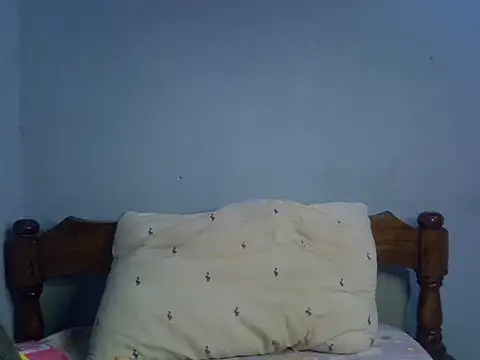 Snapshot of FreakyTrixie111 chatting on May 17, 2026, 2:42 am FreakyTrixie111 online show from May 17, 2026, 2:42 am