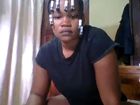 Snapshot of Beauty0001 chatting on July 19, 2026, 1:59 pm Beauty0001 online show from July 19, 2026, 1:59 pm