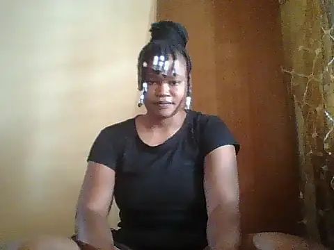 Snapshot of Beauty0001 chatting on August 1, 2026, 1:21 pm Beauty0001 online show from August 1, 2026, 1:21 pm