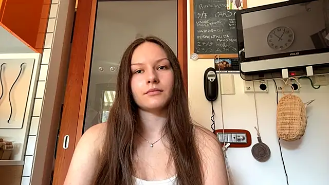 ShaylaChong online show from July 10, 2026, 9:01 am