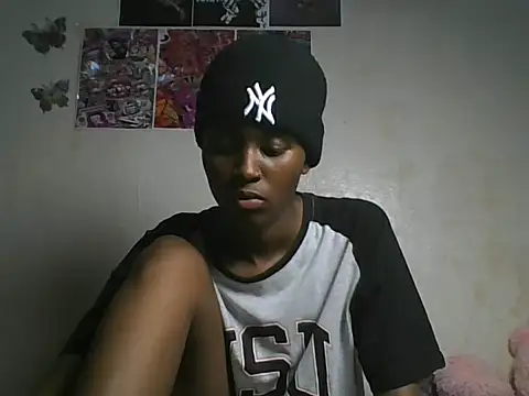 Snapshot of loversoncam chatting on May 28, 2026, 5:21 pm loversoncam online show from May 28, 2026, 5:21 pm