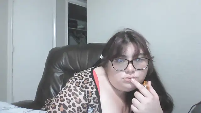 bubblegumeva online show from May 19, 2026, 1:22 am