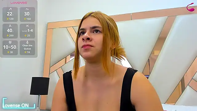 Snapshot of AliceCruzz chatting on May 22, 2026, 12:22 pm AliceCruzz online show from May 22, 2026, 12:22 pm