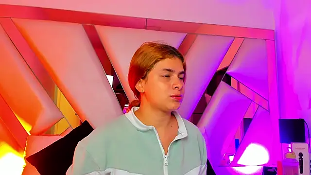 AliceCruzz online show from July 24, 2026, 1:09 pm