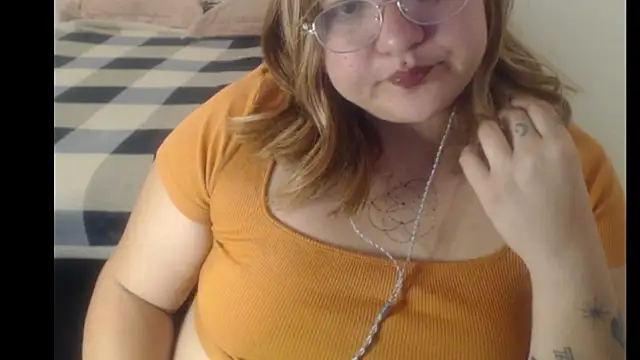 Snapshot of MaevenNectar chatting on June 9, 2026, 11:49 pm MaevenNectar online show from June 9, 2026, 11:49 pm