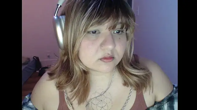 Snapshot of MaevenNectar chatting on June 17, 2026, 9:56 am MaevenNectar online show from June 17, 2026, 9:56 am