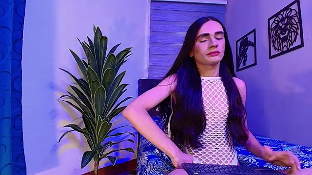Snapshot of AURALIS_LUX chatting on May 23, 2026, 12:20 pm AURALIS LUX online show from May 23, 2026, 12:20 pm