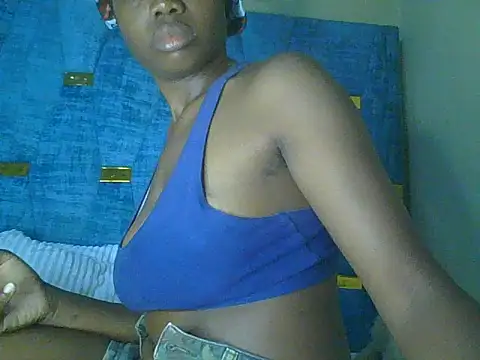 Snapshot of Mariana_150 chatting on May 20, 2026, 4:07 am Mariana 150 online show from May 20, 2026, 4:07 am