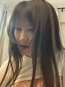 Snapshot of A-lanlan chatting on May 18, 2026, 3:29 pm A-lanlan online show from May 18, 2026, 3:29 pm