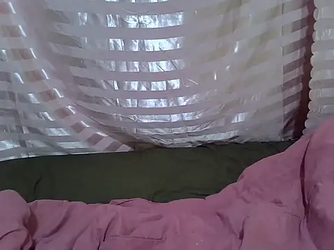 Iveay-cutey online show from May 27, 2026, 1:57 am