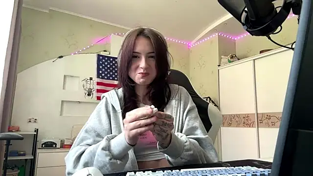 Snapshot of MellisaReckard chatting on May 17, 2026, 12:56 pm MellisaReckard online show from May 17, 2026, 12:56 pm