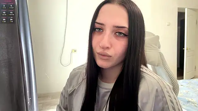 Snapshot of KiraJaydes chatting on May 22, 2026, 12:55 pm KiraJaydes online show from May 22, 2026, 12:55 pm