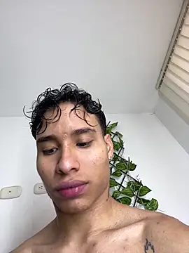 NelModel1 online show from May 30, 2026, 12:13 pm