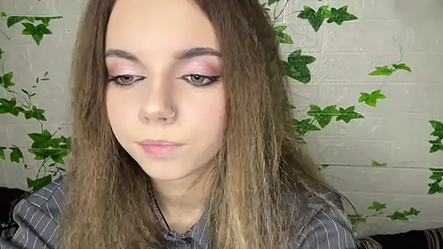 Snapshot of LisaPorse chatting on May 28, 2026, 2:03 pm LisaPorse online show from May 28, 2026, 2:03 pm