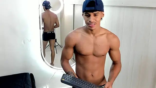 Joao da silva19 online show from May 17, 2026, 1:40 pm