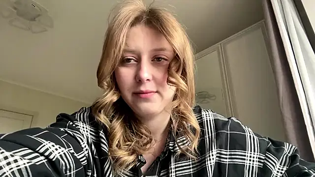 HeyItsAgata online show from May 22, 2026, 11:38 am