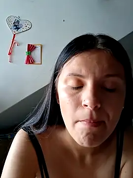 Snapshot of Yeras_ chatting on June 10, 2026, 2:05 pm Yeras online show from June 10, 2026, 2:05 pm