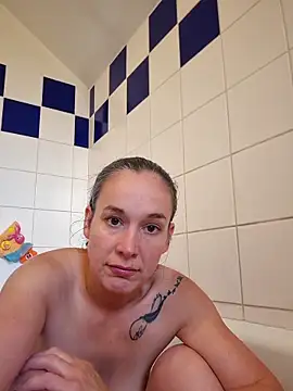 adelinegirly online show from June 5, 2026, 9:04 am