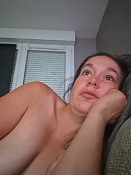 Snapshot of adelinegirly chatting on July 14, 2026, 5:12 am adelinegirly online show from July 14, 2026, 5:12 am