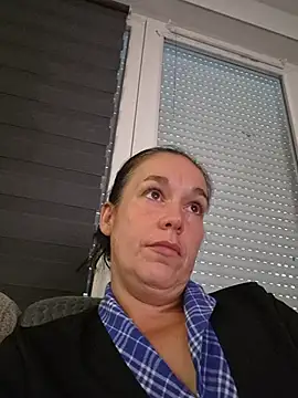 Snapshot of adelinegirly chatting on July 17, 2026, 6:13 pm adelinegirly online show from July 17, 2026, 6:13 pm