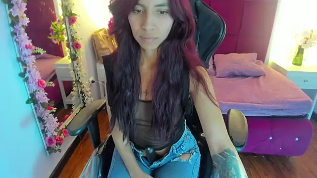 NinaaXXX  online show from August 5, 2026, 11:17 pm