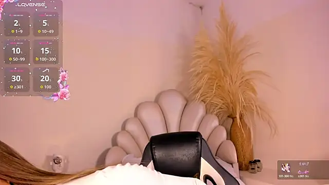 Snapshot of SelenaRogers chatting on June 20, 2026, 8:44 pm SelenaRogers online show from June 20, 2026, 8:44 pm