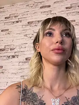 TeaseBabeXXX online show from June 7, 2026, 10:24 pm