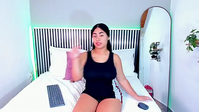 Amber Milers online show from July 14, 2026, 8:25 pm