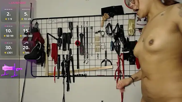 Snapshot of Dark_Evan_bdsm chatting on May 23, 2026, 12:38 am Dark Evan bdsm online show from May 23, 2026, 12:38 am