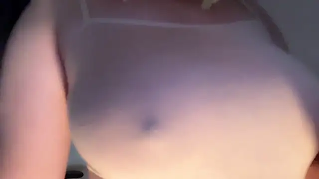 Snapshot of Sweatymilf chatting on July 8, 2026, 3:11 am Sweatymilf online show from July 8, 2026, 3:11 am