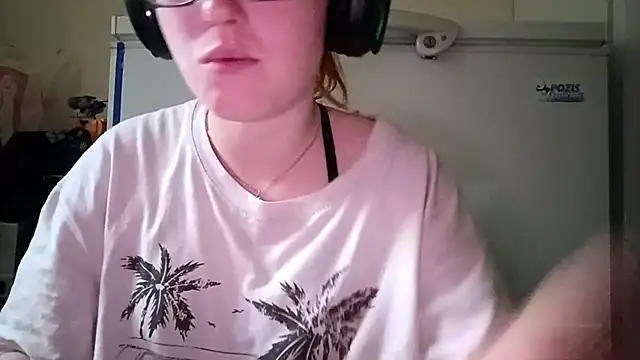 Snapshot of JennieSpotted chatting on May 23, 2026, 4:33 pm JennieSpotted online show from May 23, 2026, 4:33 pm