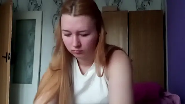 RaeannRoewe online show from May 21, 2026, 5:36 am